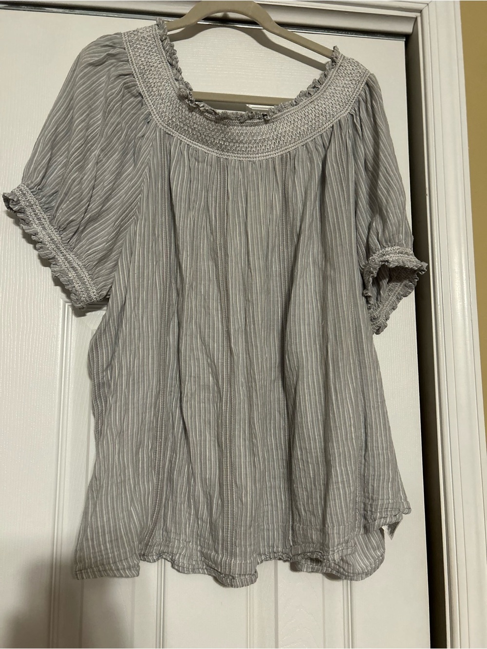 Old Navy Woven Short-Sleeve Peasant Top - Light Gray 3X